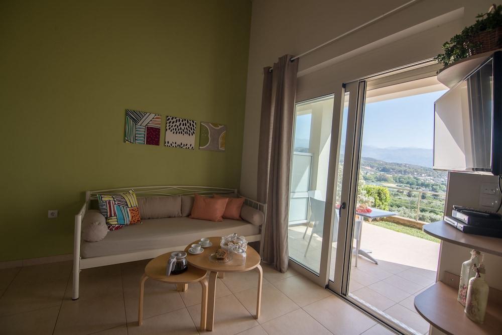 Aksos Suites Accessible Accommodation Agia  Buitenkant foto