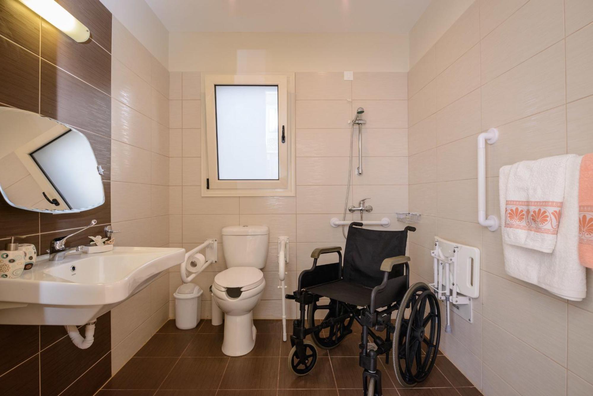 Aksos Suites Accessible Accommodation Agia  Kamer foto